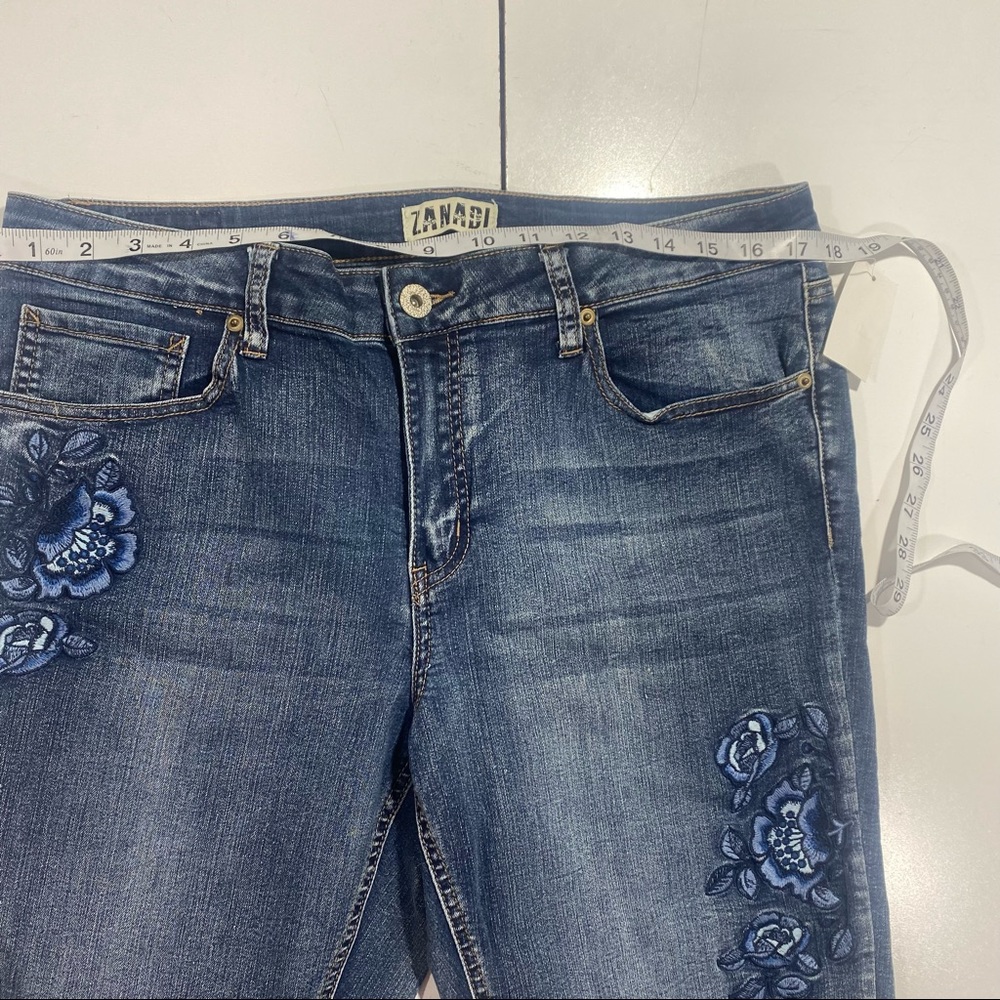 Zanadi Cotton Y2K Floral Embroidered Rolled Hem Blue Jeans NWT Size 14 - Picture 15 of 16